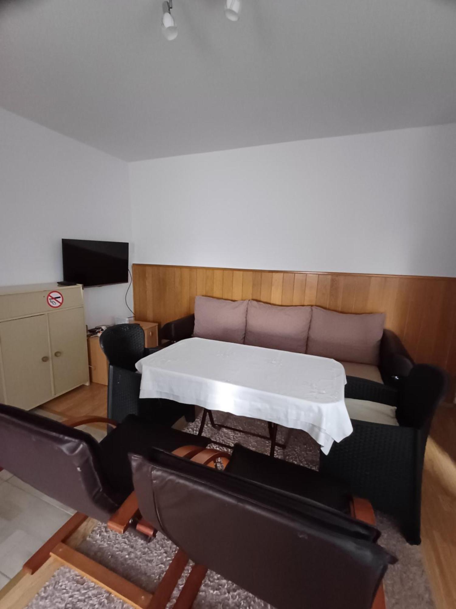 Apartments Lela Бихач Экстерьер фото
